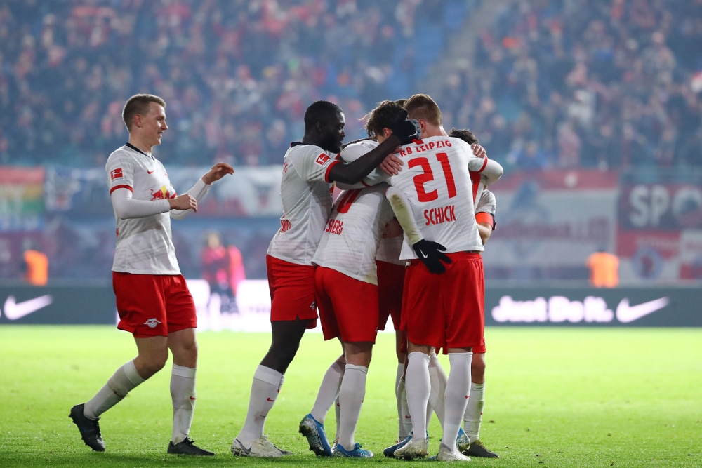 Die RBL-Spieler freuen sich über einen weiteren klaren Sieg. Foto: Gepa Pictures