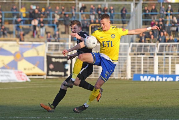 Matthias Steinborn (Lok) ließ direkt nach Wiederanpfiff die riesen Chance zur Führung liegen. Foto: Jan Kaefer