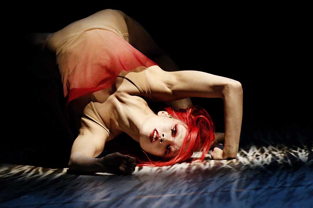 Madoka Ishikawa als Dornröschen. Foto: Ida Zenna