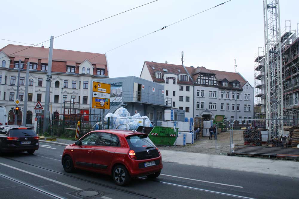 Blick von der Georg-Schwarz-Straße auf das Gelände der Liebesinsel. Foto: Ralf Julke