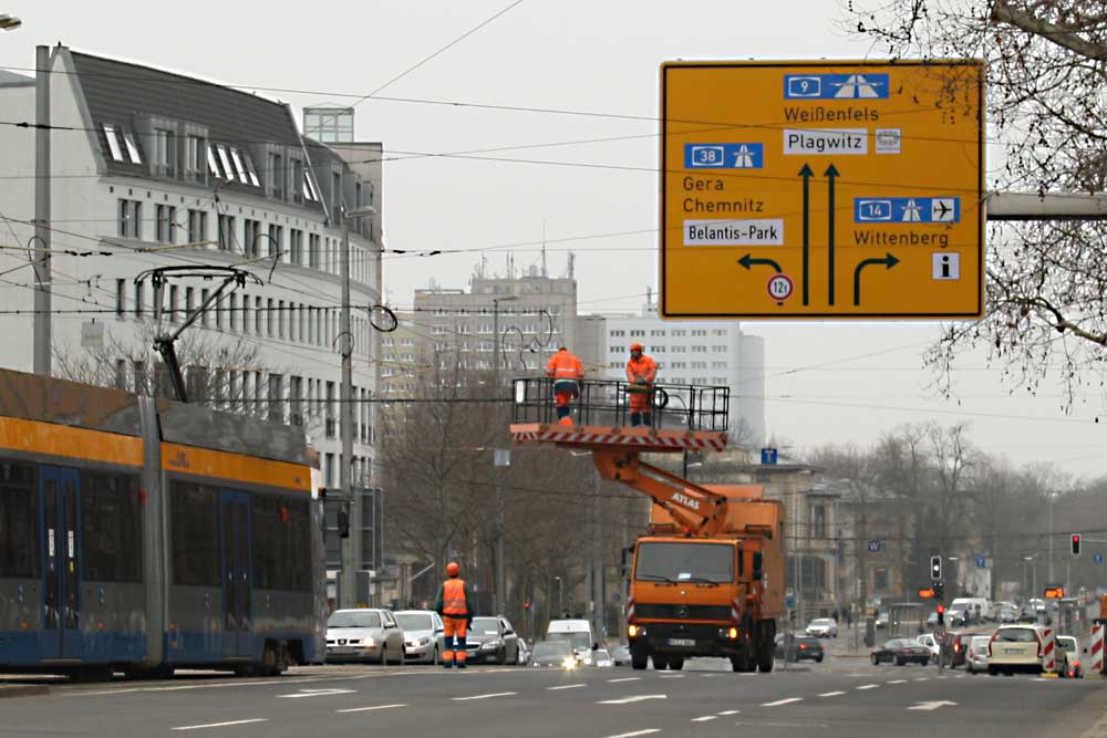 Ab heute ist hier das Linksabbiegen nach Gera und Chemnitz nicht mehr möglich. Foto: Ralf Julke