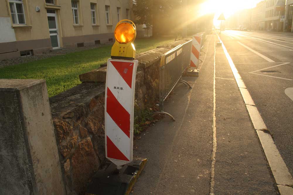 Warnbake auch an der Feldsteinmauer westlich der alten Klinkermauer 2014. Foto: Ralf Julke