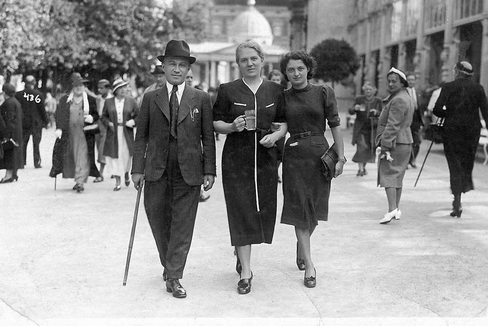 Moritz Neger (Thomasiusstraße 7) mit Familie in Karlsbad in den 1930er Jahren. Foto: privat