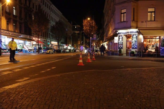 Der Einsatz verläuft ruhig. Foto: L-IZ.de