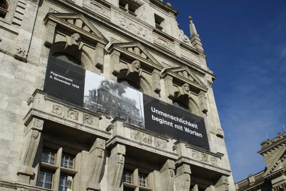 War im November 2018 am Neuen Rathaus zu sehen. Foto: Ralf Julke