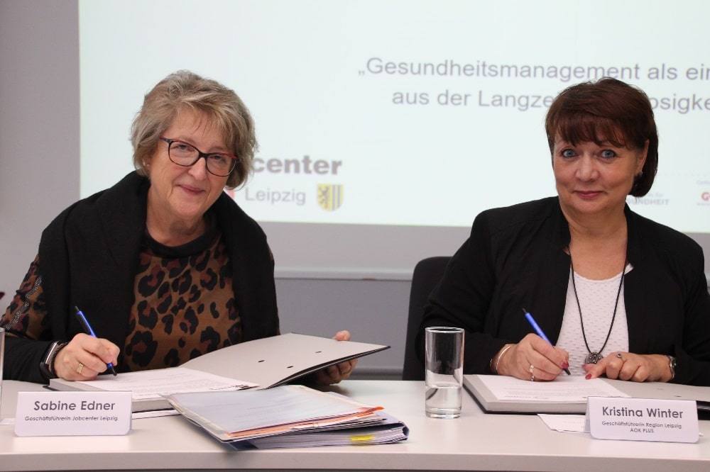 Vertragsunterzeichnung. Quelle: AOK PLUS