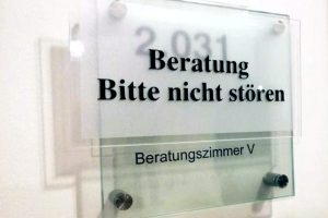 18:40 Uhr Seit Stunden berät sich nun die Kammer des BVerG zum Thema Indymedia. Foto: L-IZ.de