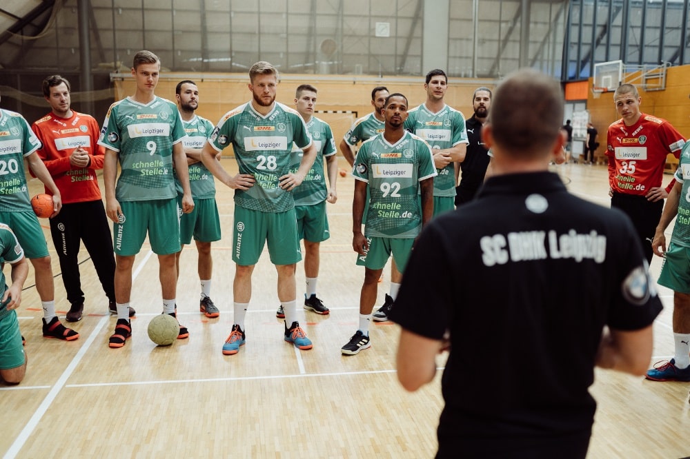 Trainingsauftakt. Foto: Hubertus Huvermann