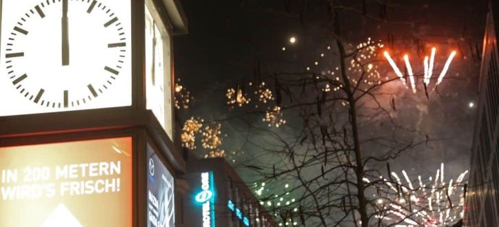Leipzig, Silvester 2019, Grimmaische Straße. Feuerwerk um Mitternacht. Foto: Jan Kaefer