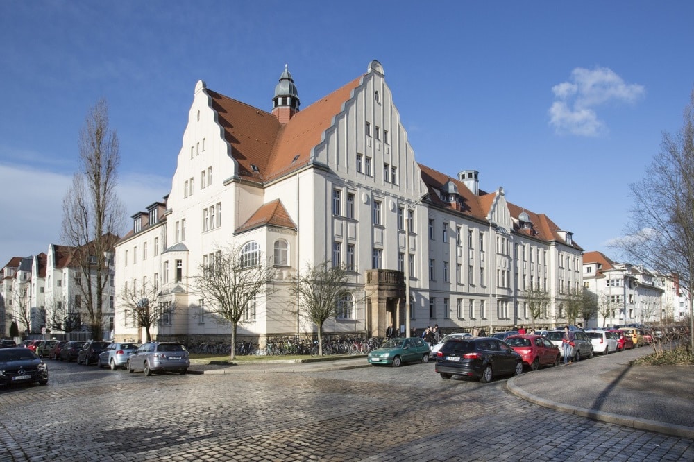 An der Medizinischen Berufsfachschule des UKL (MBFS) beginnen Anfang März die ersten Azubis ihre generalistische Pflegeausbildung. Nach erfolgreichem Abschluss werden sie als Fachkräfte künftig universell und flexibel in allen Pflegebereichen einsetzbar sein. Foto: Stefan Straube / UKL