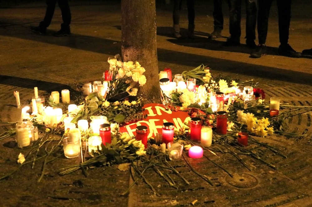 Gedenken an die Toten von Hanau am 20. Februar 2020 am Leipziger Runkiplatz (Eisenbahnstraße). Foto: L-IZ.de