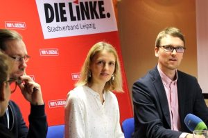 Kay Kamieth, Franziska Riekewald und Adam Bednarsky (alle Die Linke) bei der Pressekonferenz am 6. Februar 2020 im Liebknechthaus. Foto: L-IZ.de