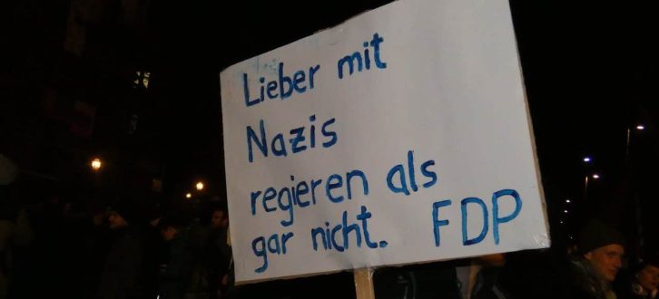 Demonstration in Leipzig anlässlich der Ministerpräsidentenwahl in Thüringen. Foto: Tobias Möritz