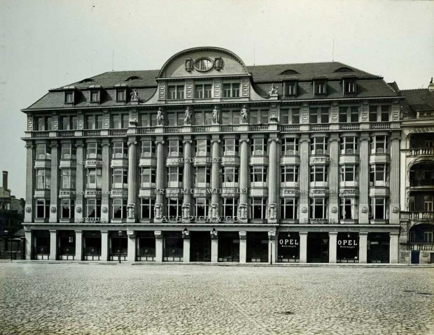 Leipzig, Fleischerplatz 2-5, Geschäftshaus August Pick & Co., 1915. Foto: Atelier Hermann Walter © Stadtge- schichtliches Museum Leipzig