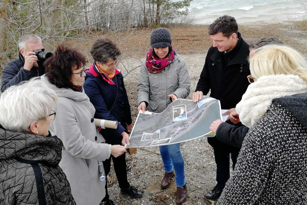 Prof. Dr. Groß, Dr. Gabriele Lantzsch, Carola Hernla-Bloy, Susann Thiel, Henry Graichen, Maik Schramm (verdeckt), Anka Heinlein. Foto: Kommunales Forum Südraum Leipzig, Daniela Herburg