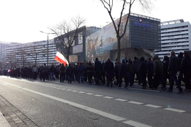 Am Neonazimarsch beteiligten sich etwa 1.000 Personen. Foto: René Loch