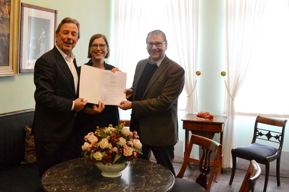 Jürgen Ernst (Geschäftsführender Vorstand, Direktor Mendelssohn-Haus), Dr. Skadi Jennicke (Bürgermeisterin und Beigeordnete für Kultur) und Dr. Anselm Hartinger (Direktor Stadtgeschichtliches Museum Leipzig). Foto: Stadtgeschichtliches Museum Leipzig