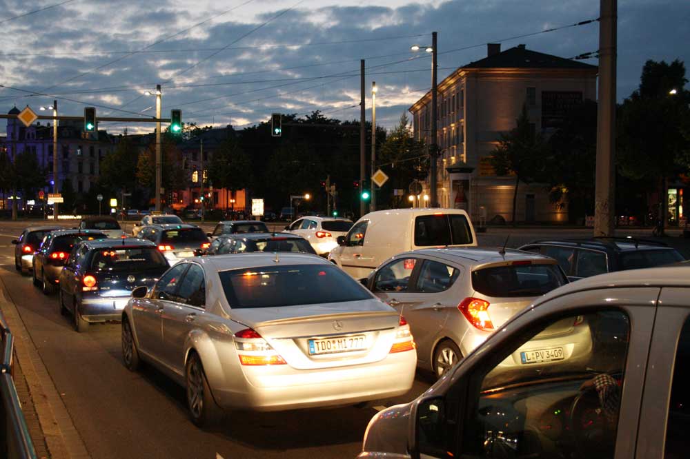 Abends am Goerdelering. Foto: Ralf Julke