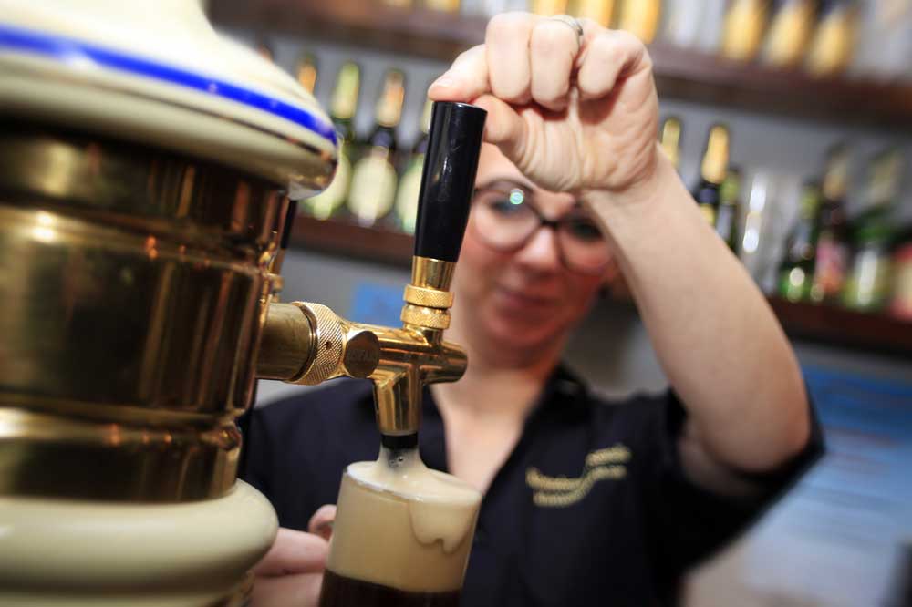 Auch dieGastronomie ist unter Druck. Foto: NGG