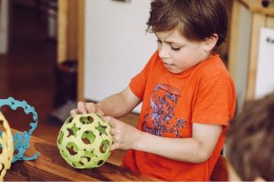 Binabo l&auml;sst der Fantasie alle Freiheiten. Ball oder Baum? Foto: Iona Dutz