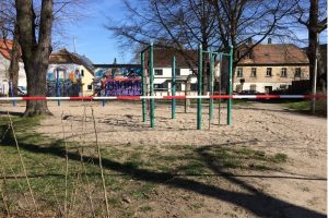 Abgesperrter Spielplatz in Liebertwolkwitz am 18. März. Foto: L-IZ.de