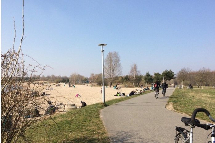 Alle sch&ouml;n verteilt am Cospudener See. Foto: L-IZ.de