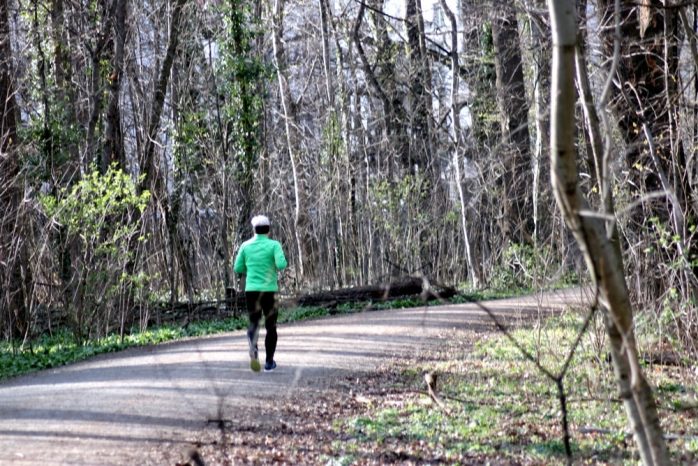 Einsam Joggen geht klar - schon zu zweit (außerhalb der Kernfamilie) wirds heikel. Foto: L-IZ.de