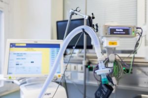 Beatmungsgerät in der Intensivmedizin. Quelle: Helios Verwaltung Ost GmbH