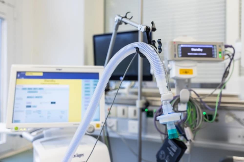 Beatmungsgerät in der Intensivmedizin. Quelle: Helios Verwaltung Ost GmbH