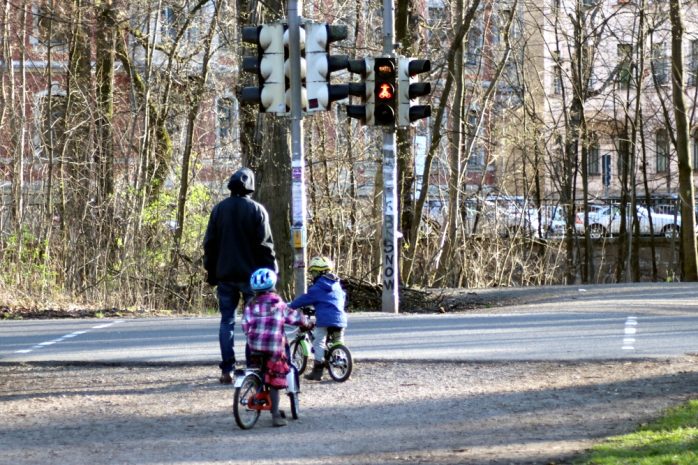 Die "Kernfamilie" (hier zu dritt) bedeutet: wer wohnt zusammen. Foto: L-IZ.de