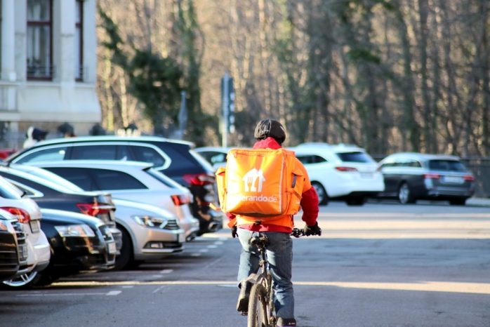 Lieferdienste dürfen weitermachen - Essen ohne Restaurantbesuch geht klar. Foto: L-IZ.de