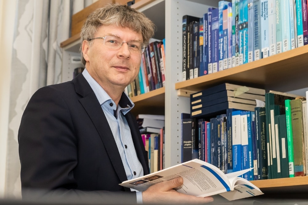 Prof. Dr. Manfred Wendisch ist Sprecher des Sonderforschungsbereichs „Arktische Klimaänderung (AC)³“. Foto: Universität Leipzig/Swen Reichhold