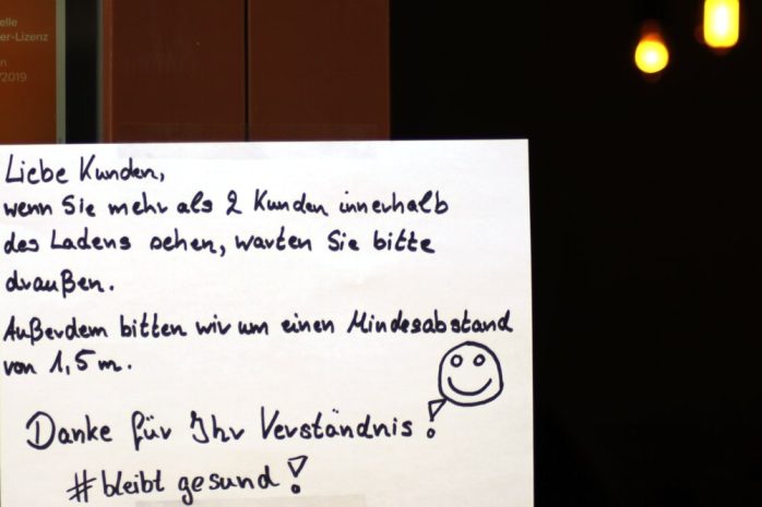 Regeln an einem (weiterhin geöffneten) Spätverkaufs- und Getränkeladen. Foto: L-IZ.de