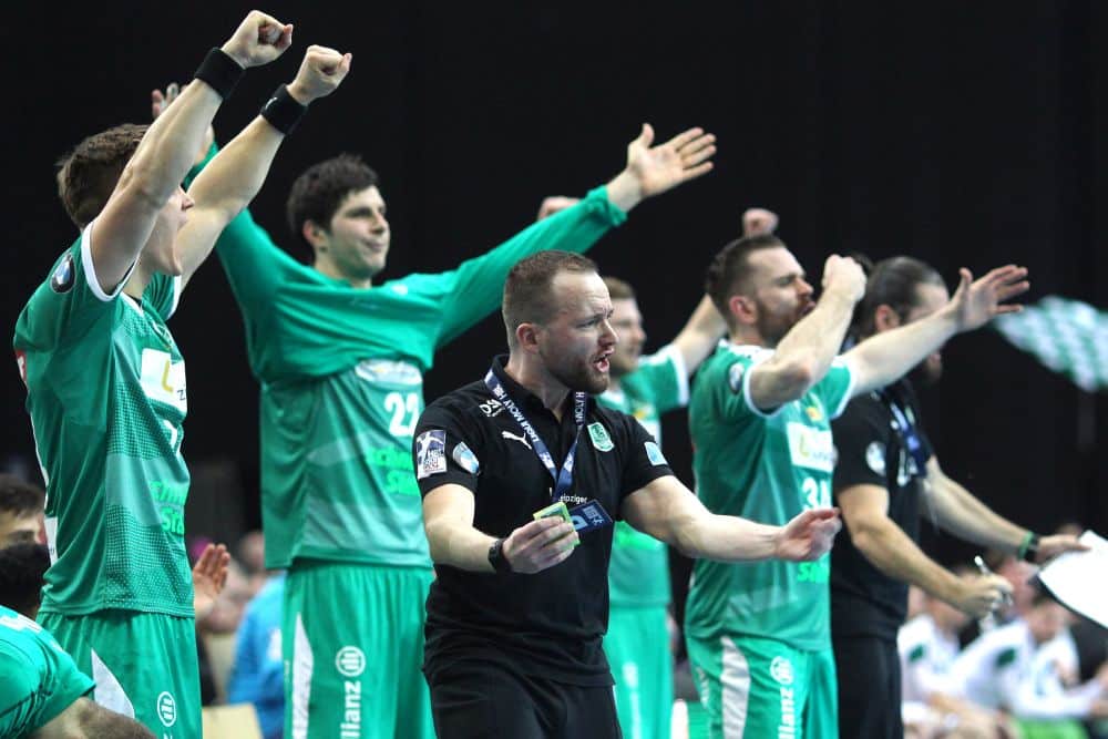 Befreiender Jubel bei DHfK-Coach André Haber und seinem Team. Foto: Jan Kaefer