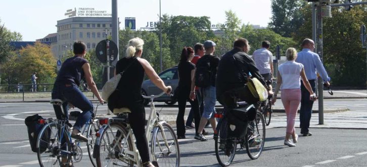 Radfahrer-/Fußgängerampel am Martin-Luther-Ring. Foto: Ralf Julke
