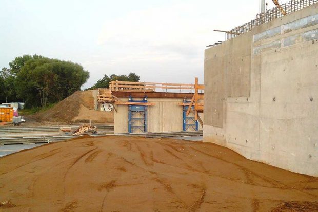 Der Bau der neuen Brücke über die A 14 2016. Foto: ADFC Leipzig