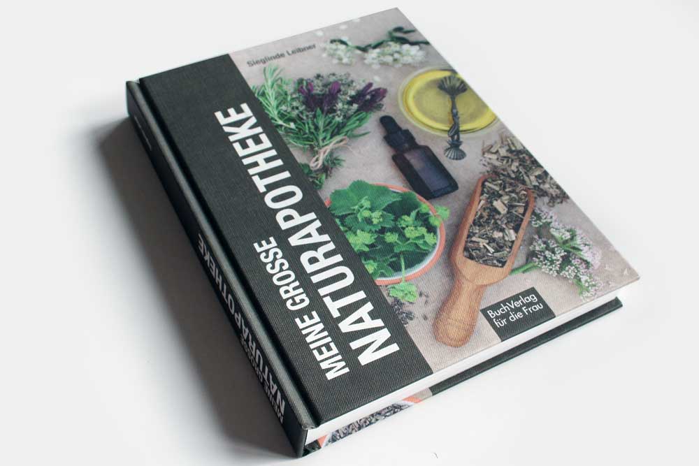 Sieglinde Leibner: Meine große Naturapotheke. Foto: Ralf Julke