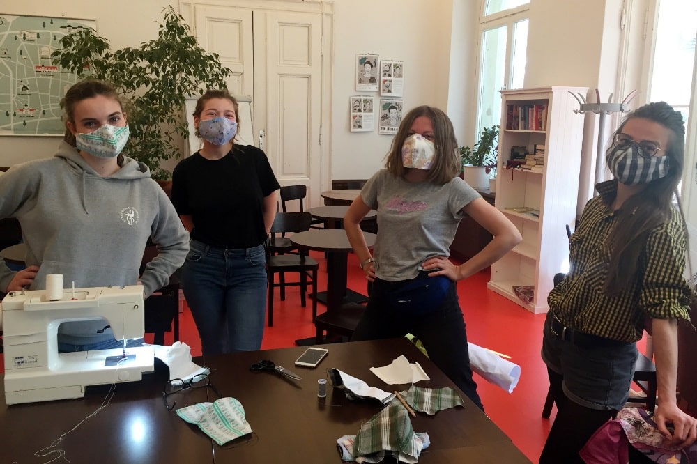 Freiwillige der VILLA im VILLA Café. Quelle: Soziokulturelles Zentrum "Die VILLA"