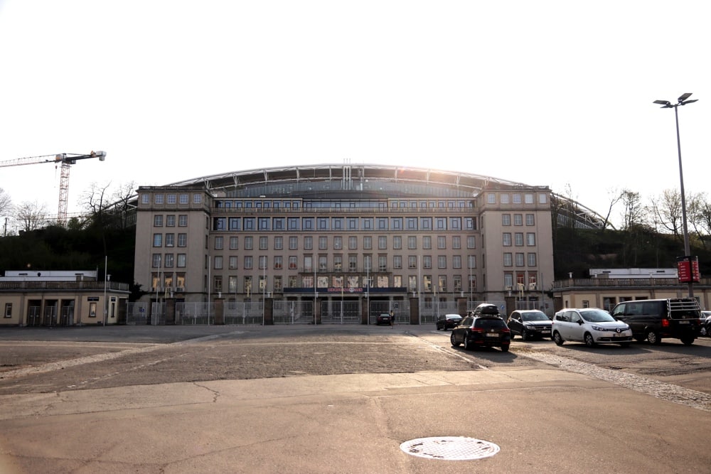 Parkplatz am RB Leipzig Stadion. Foto: L-IZ.de
