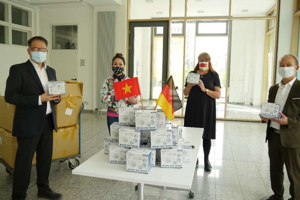 Übergabe der Spende © SMS