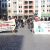 Als Gegenprotest am 18. Mai 2020 auf dem Nikolaikirchhof versammelt - Leipzig nimmt Platz mit einer angemeldeten Kundgebung. Foto: Michael Freitag