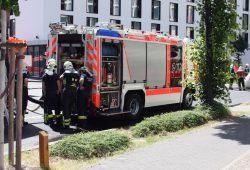 Entspannung bei den eingesetzten Feuerwehrleuten nach der Entwarnung. Foto: L-IZ.de