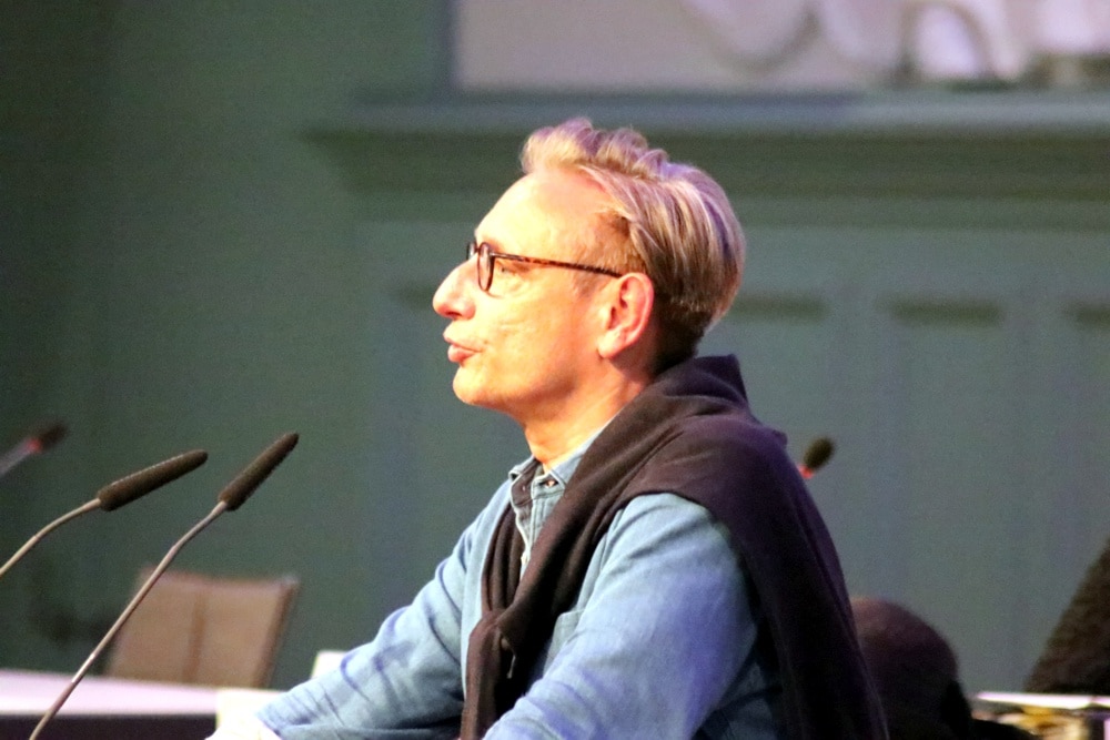 Tim Elschner (B90/Die Gr&uuml;nen) f&uuml;hrte am 20. Mai 2020 noch einmal zum Thema Erbpacht f&uuml;r RB Leipzig am Sportforum in die Debatte ein. Foto: L-IZ.de