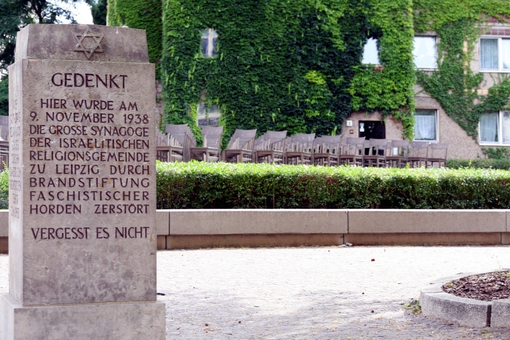 Gedenkstein in der Gottschedstraße. Foto: LZ
