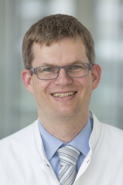 Privatdozent Dr. Thomas Karlas leitet die nun als Ausbildungsstätte zertifizierte Interdisziplinäre Ultraschalleinheit des UKL. Foto: Stefan Straube / UKL