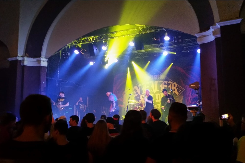 Auf absehbare Zeit nicht mehr denkbar: Indoorkonzerte mit Gästen auf engstem Raum. Foto: Luise Mosig