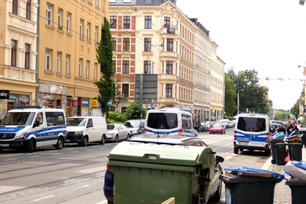 Einsatz und Hausdurchsuchungen in 9 Objekten, darunter im Leipziger Süden. Foto: L-IZ.de