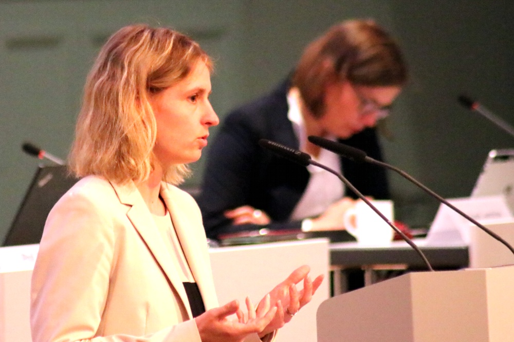 Franziska Riekewald (Linke) argumentierte aus Sicht der Auslastung im Waldstraßenviertel gegen das Bewohnerparken im Zweitwohnsitz. Foto: L-IZ.de