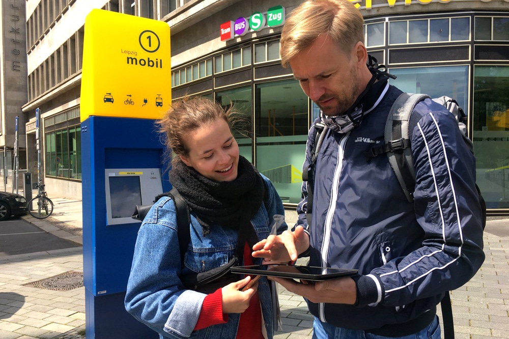 Mit dem UiZ können Jugendliche einzeln oder in Teams per App auf Klima-Rallye durch Leipzigs Innenstadt gehen. Foto: UiZ Julia Zimmerhäkel
