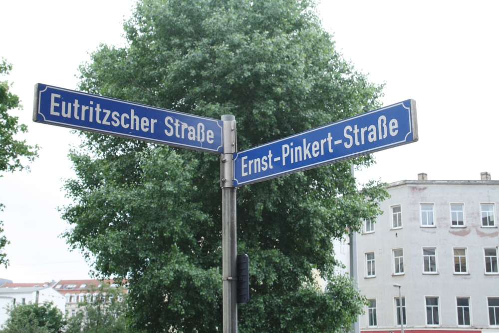 Die Ernst-Pinkert-Straße führt direkt zum Zoo. Foto: Ralf Julke